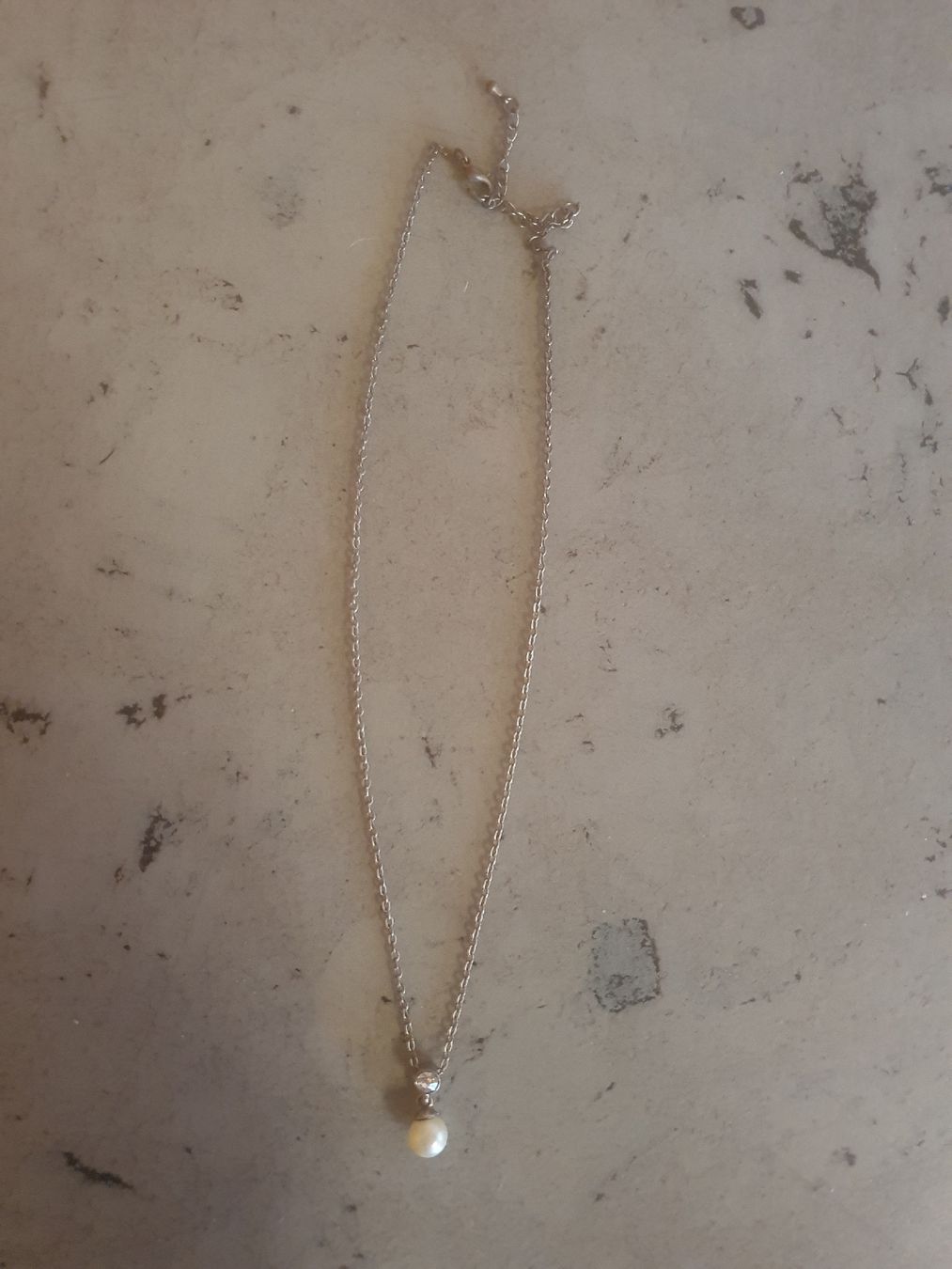 Catenine: Kette mit "Perle" – Usato da Moosseedorf venduto da Sonnenschein..