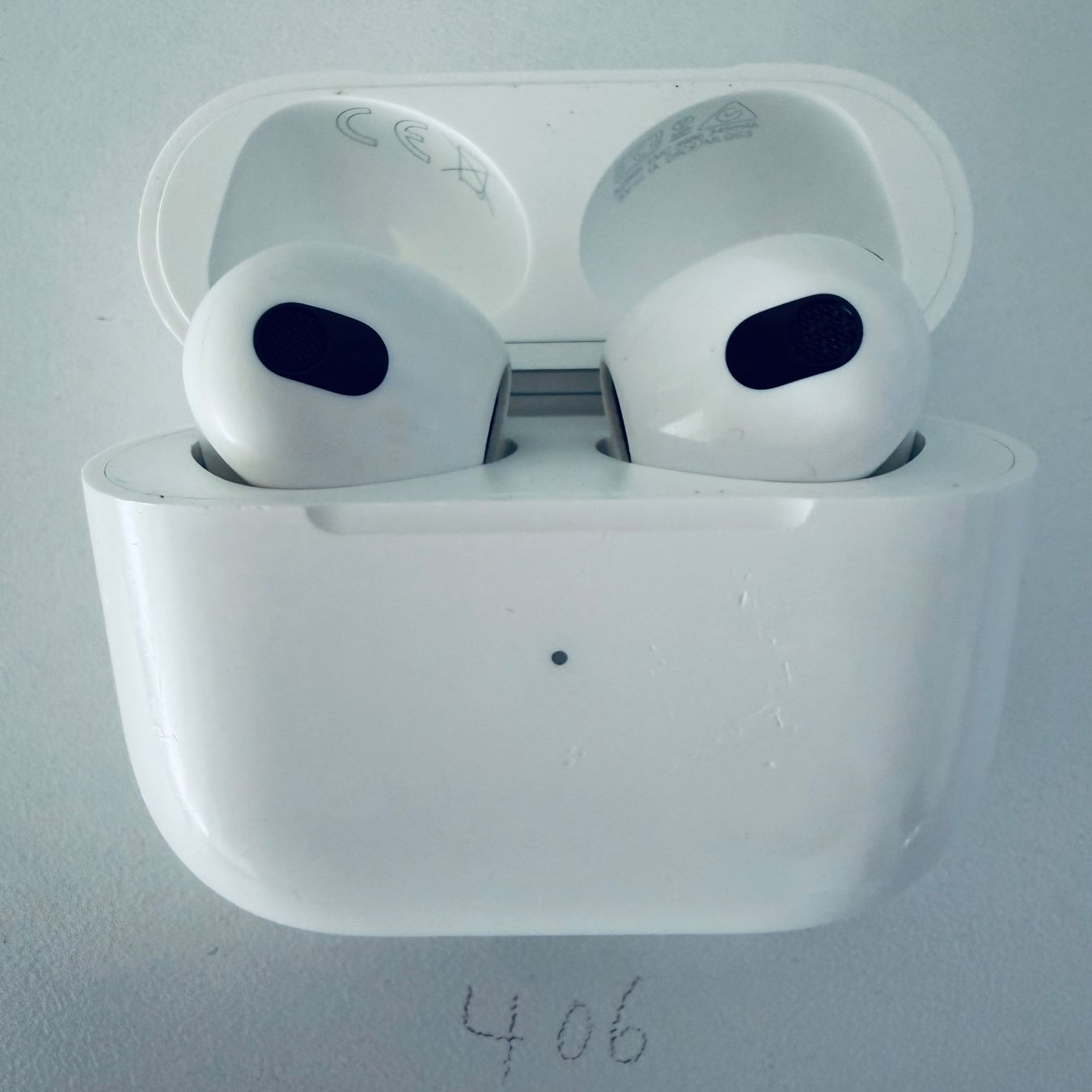Apple Cuffie: Original Apple AirPods 3 Gen. Kopfhörer mit MagSafe Case – Usato da Basel venduto da MY.AIRPODS.SHOP