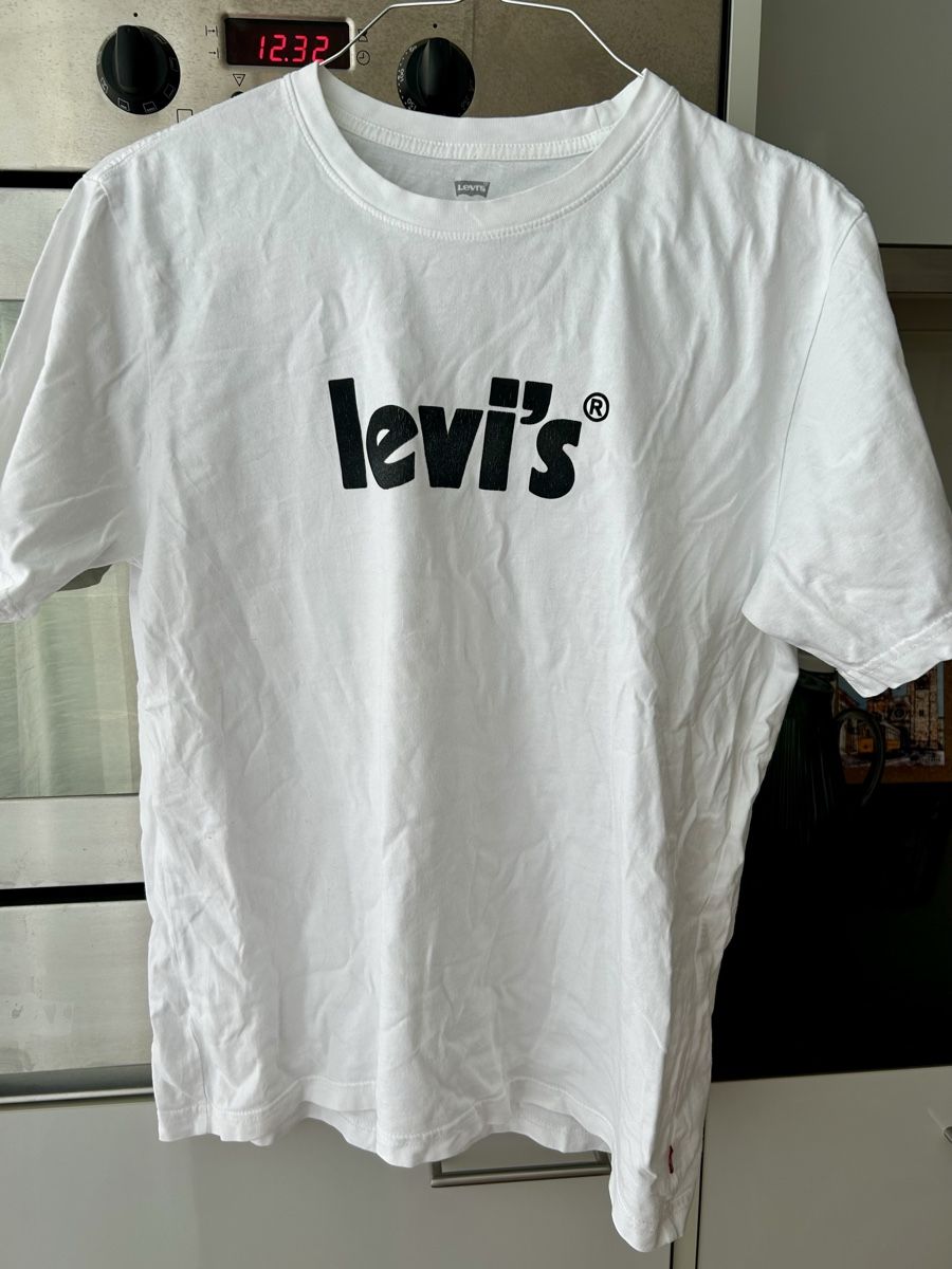 Levi's T-shirt: Weisses Levi‘s T-Shirt – Usato da Zürich venduto da ann_5b6d