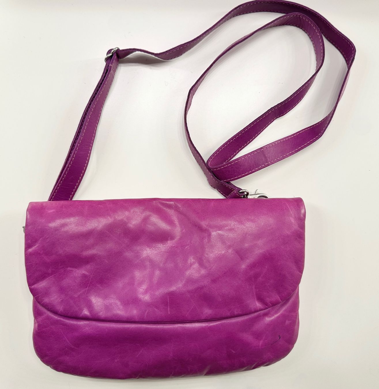 Borse da donna: m0851 Ledertasche 26 x 18 cm – Usato da Dübendorf venduto da Daniel_6m5g