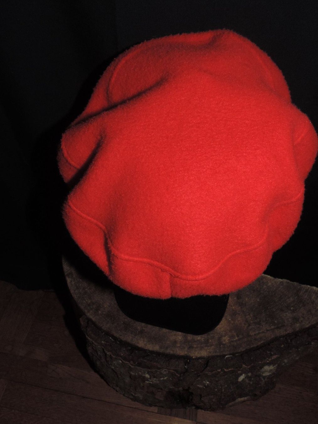 Copricapi, berretti & cappellini: béret rouge avec fleur – Usato da Genève venduto da Axelle333 8