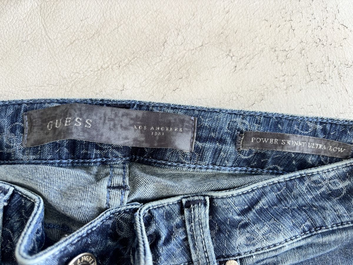Guess Jeans: Guess Jeans blau – Usato da Sulzbach venduto da dfrey25 2
