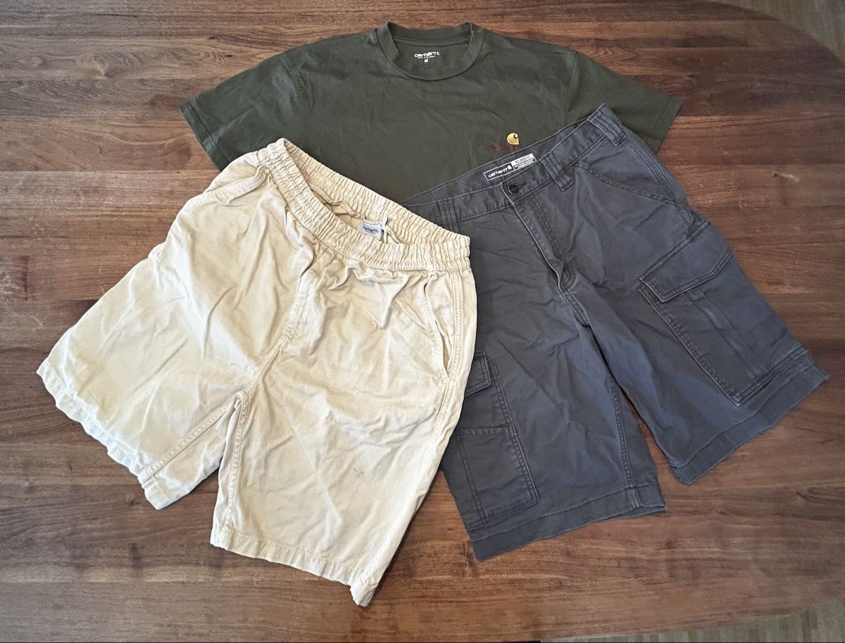 Carhartt Lotti di vestiti: Carhartt Shorts & T-Shirt – Usato da Winterthur venduto da Salmanassar