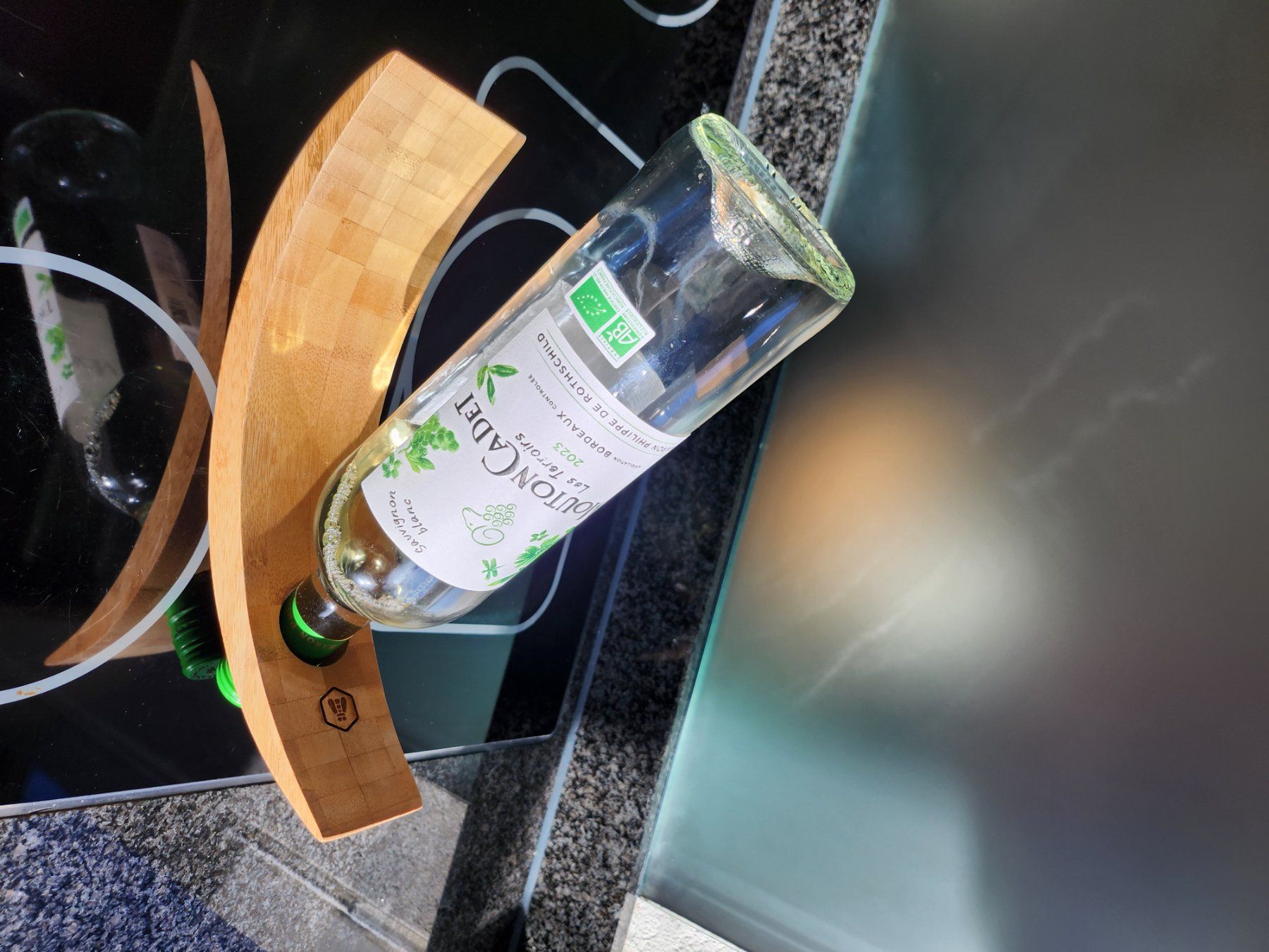 Vino: balancier  bouteille de vin Schwebender Weinflaschenhalter – Nuovo e nell'imballaggio originale da Unterägeri venduto da 0alfa0 7