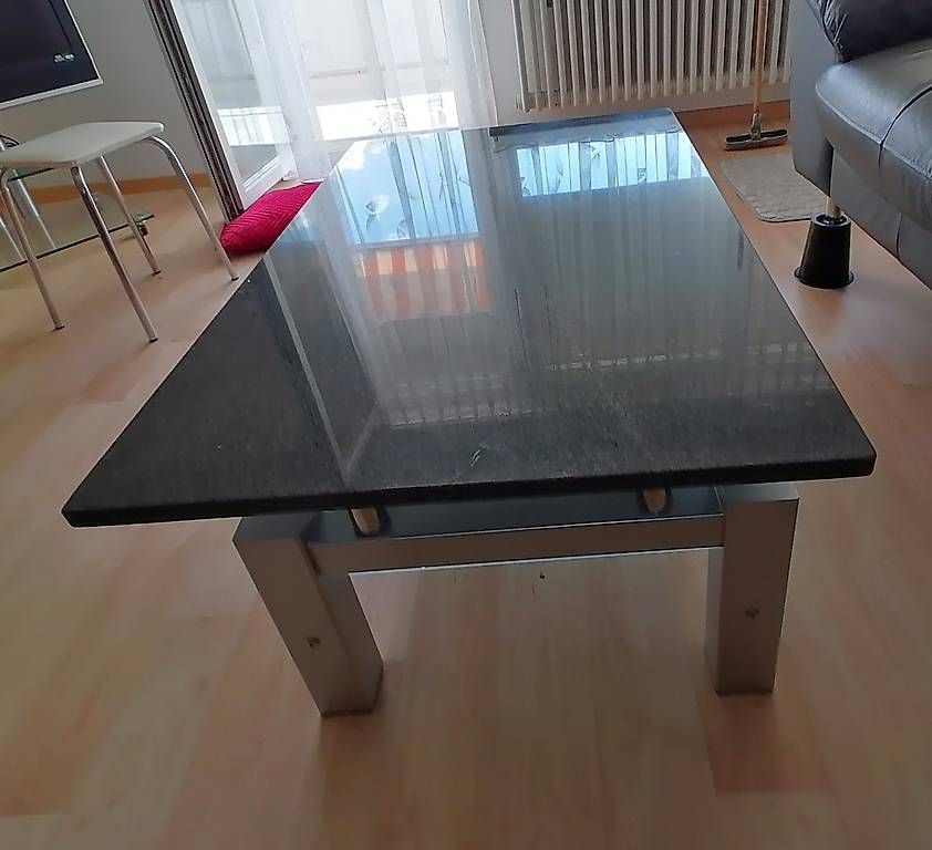 Tische: Couchtisch mit Granit & satiniertem Glas – Gebraucht aus Unterengstringen von per_5fxw 3