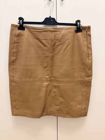 Lederrock beige schmal geschnitten mit Gebrauchsspur