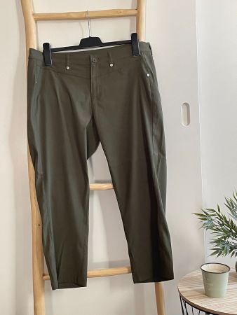🌞🐞🌞 Pantalon 7/8 stretch vert olive 46, Neuf