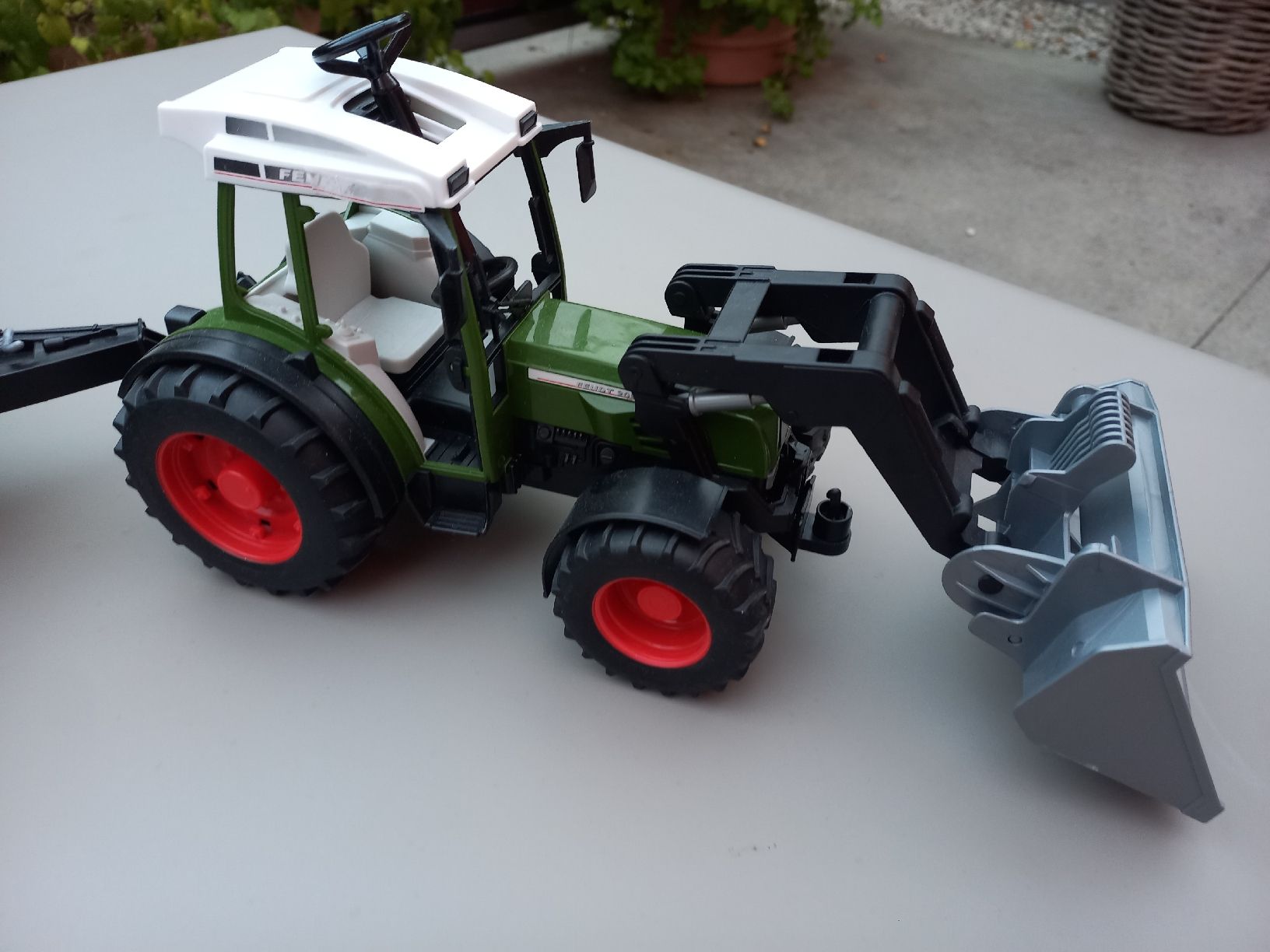 Bruder Giocattoli: Bruder Traktor mit Anhänger – Usato da Kilchberg ZH venduto da Fast-Forward 1