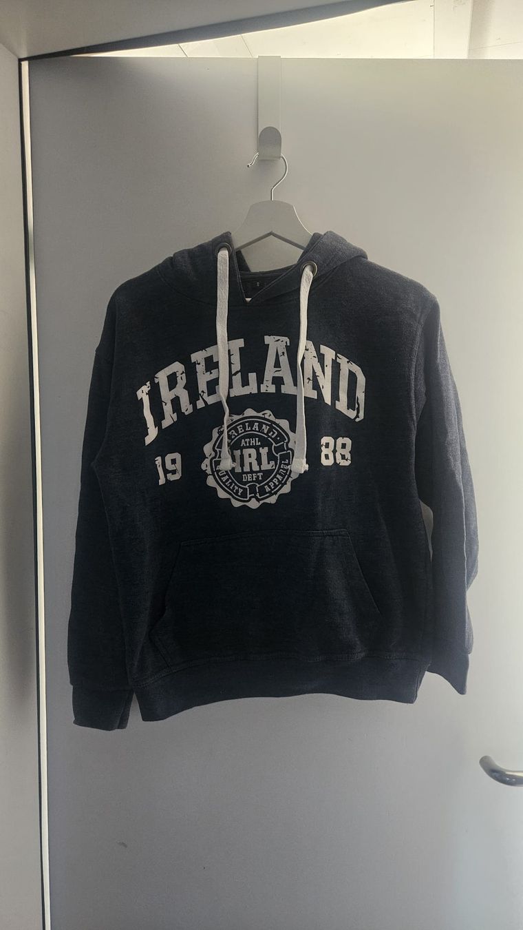 Maglioni & Felpe: Pullover – Nuovo (secondo la descrizione) da Wil SG venduto da cro_27r5