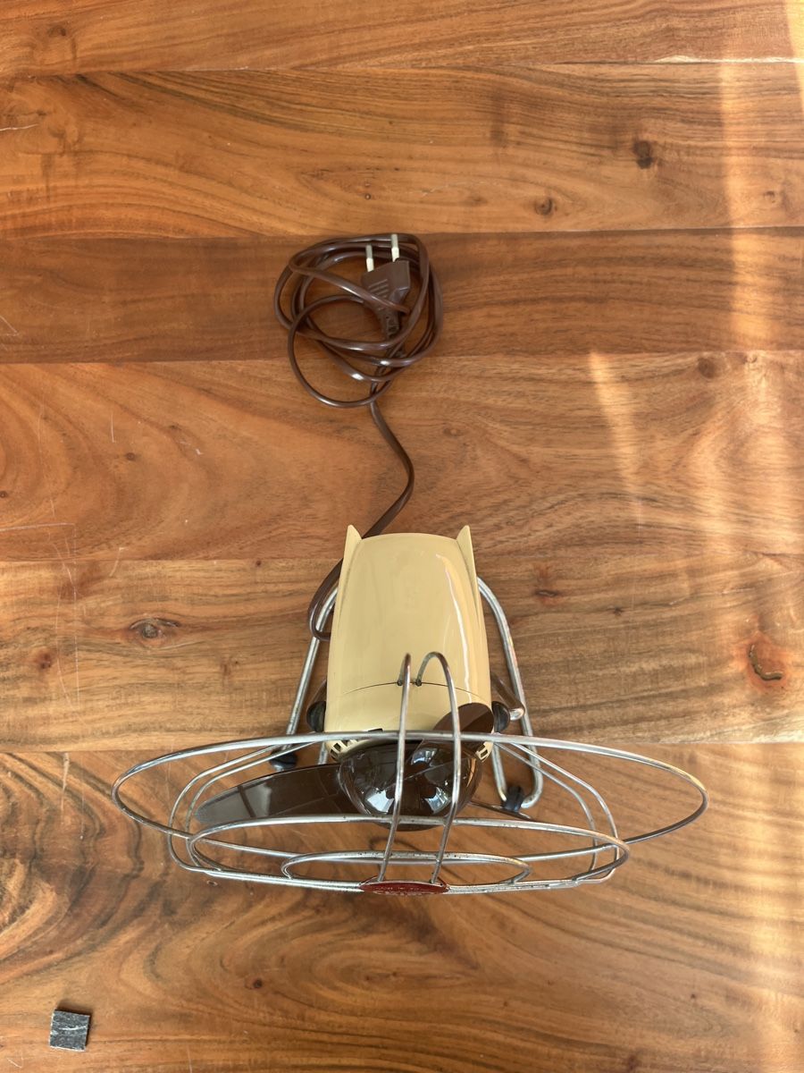 Ventilatori: Vintage Tischventilator - Made in Italy – Usato da Zürich venduto da Sandlo 4