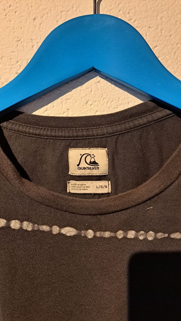 Quiksilver T-shirt: T-shirt Quiksilver - Black "L" – Usato da Camorino venduto da yanis83 2
