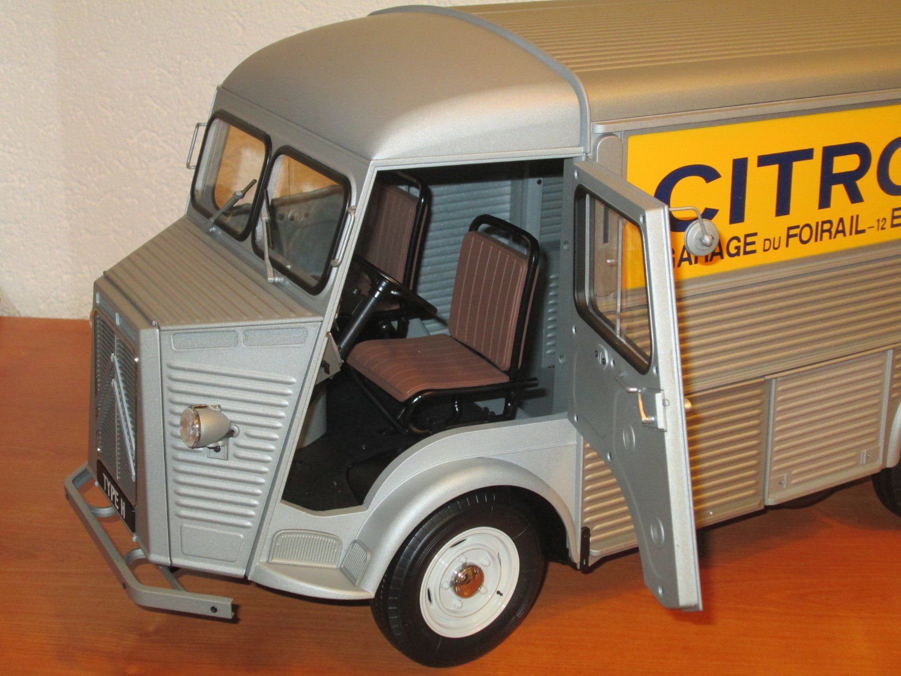 Pocher Modellini d'auto: Citroën Type H  1/8 – Nuovo (secondo la descrizione) da Bonfol venduto da zagato43e 4