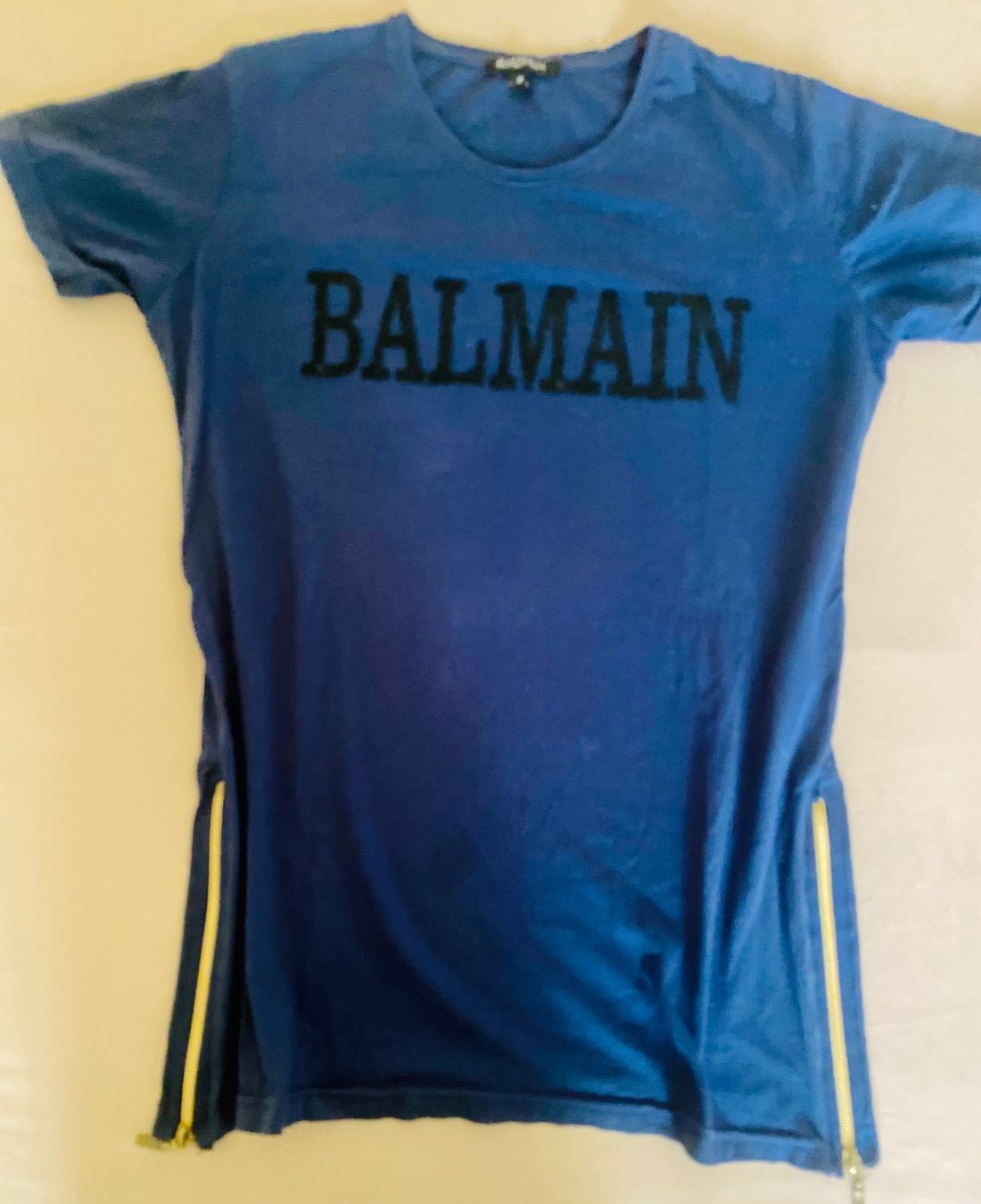 Balmain T-shirts: Balmain Tshirt dunkelblau – D'occasion à Zürich par Sol65