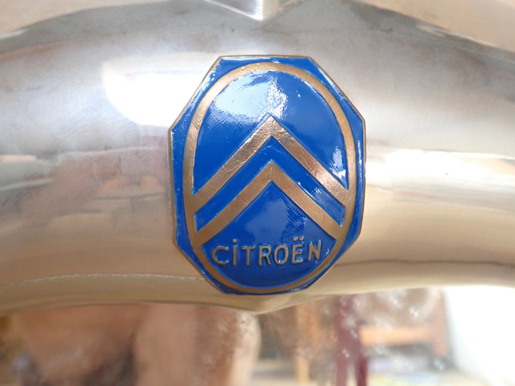 Specchi: Spiegel in Kühlergrill von Oldtimer Citroen C6 – Usato da Winterthur venduto da 602ccm 1
