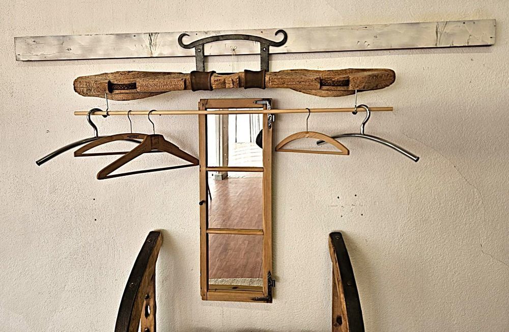 Guardaroba: GARDEROBE 2. Aus antiken Objekten. – Usato da Trun venduto da artantic 2