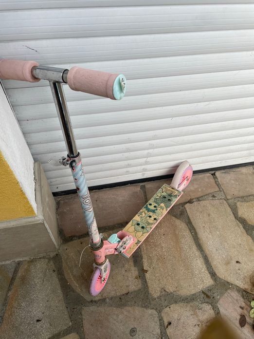 Kickboard: Mädchen LOL Suprise Kickboard Trottinett – Gebraucht aus Bergdietikon von antovale