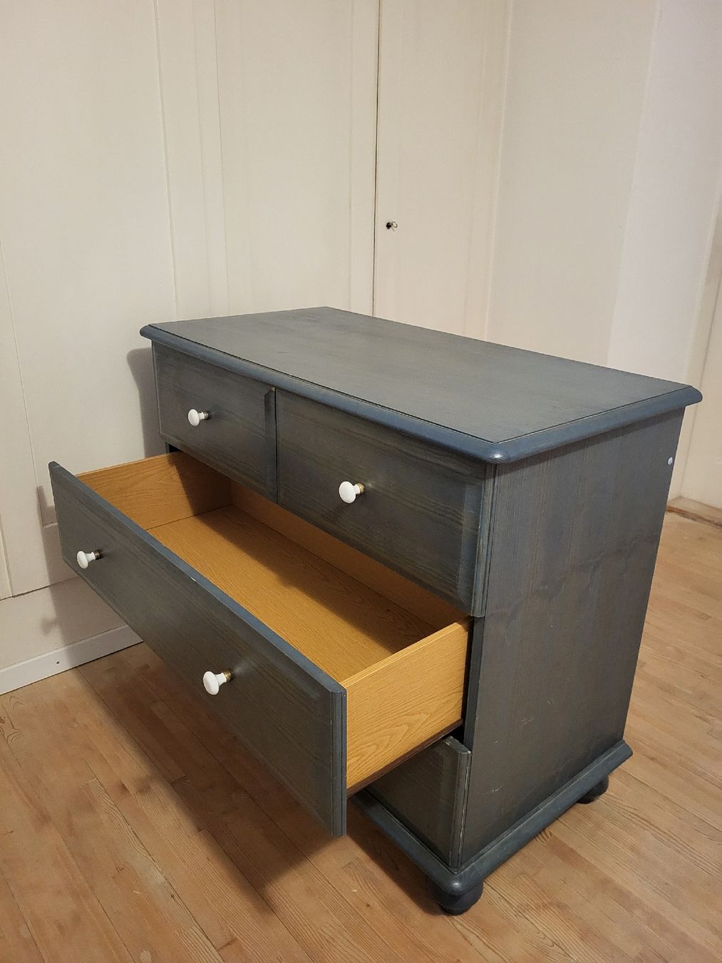 Cassettiere: Commode vintage en bois - 4 tiroirs - Sauthon - blau – Usato da Maur venduto da ast_5qyd 4