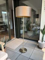 Stehlampe