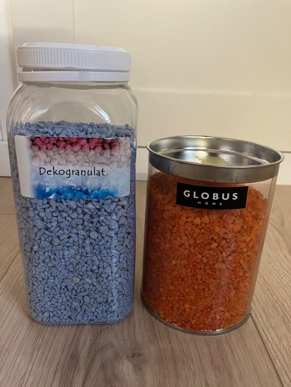 Tutte le decorazioni: Dekogranulat blau, orange – Usato da Ehrendingen venduto da eli_dr72