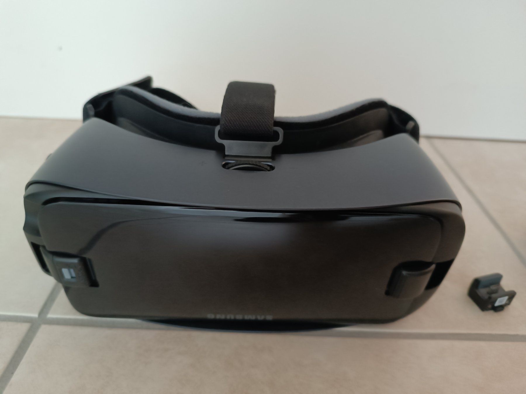Samsung Casco VR: Samsung Gear VR Brille mit Controller – Usato da Rebstein venduto da dschiguli 3