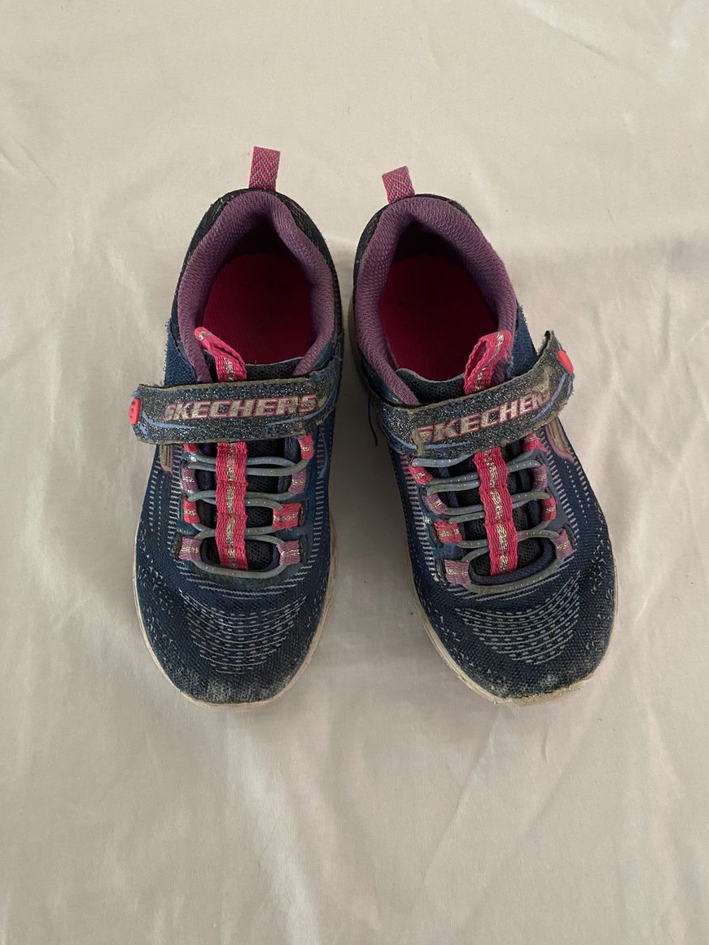Skechers Schuhe für Mädchen: Skechers Schuhe Grösse 28 – Gebraucht aus Allenwinden von Obalu