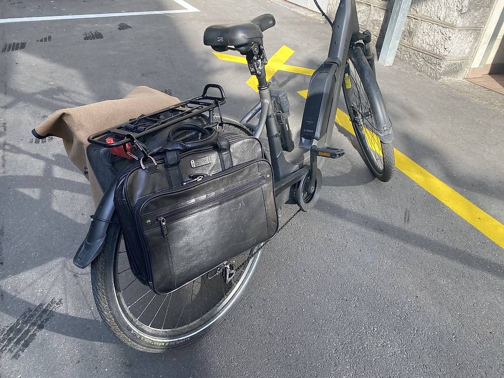 Borse: Sacoche cuir avec des attaches vélo – Usato da Lausanne venduto da fjo_67wq 4