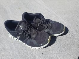ON Turnschuhe Gr 38.5