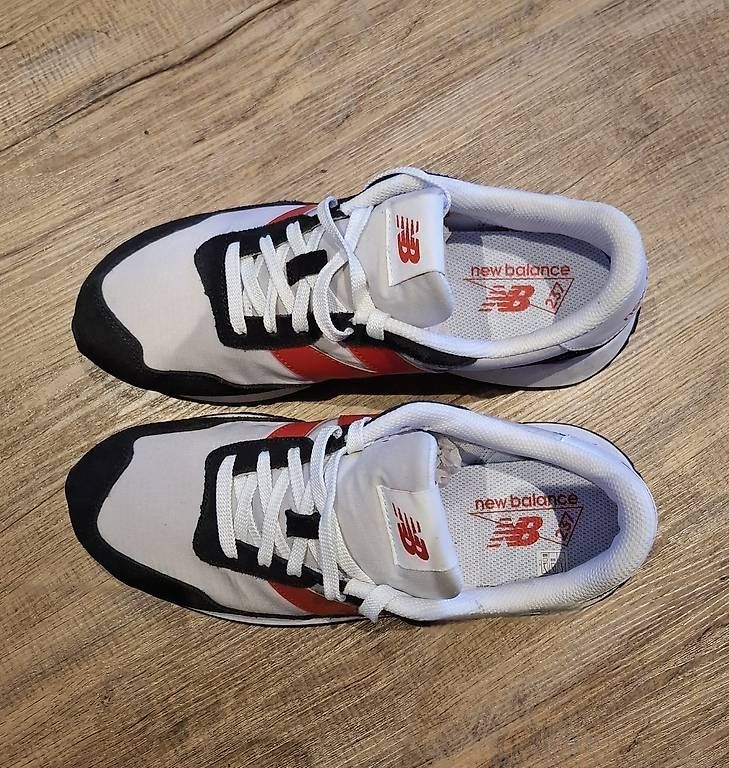 New Balance Chaussures hommes: New Balance 237 – D'occasion à Nax par tripack007 2