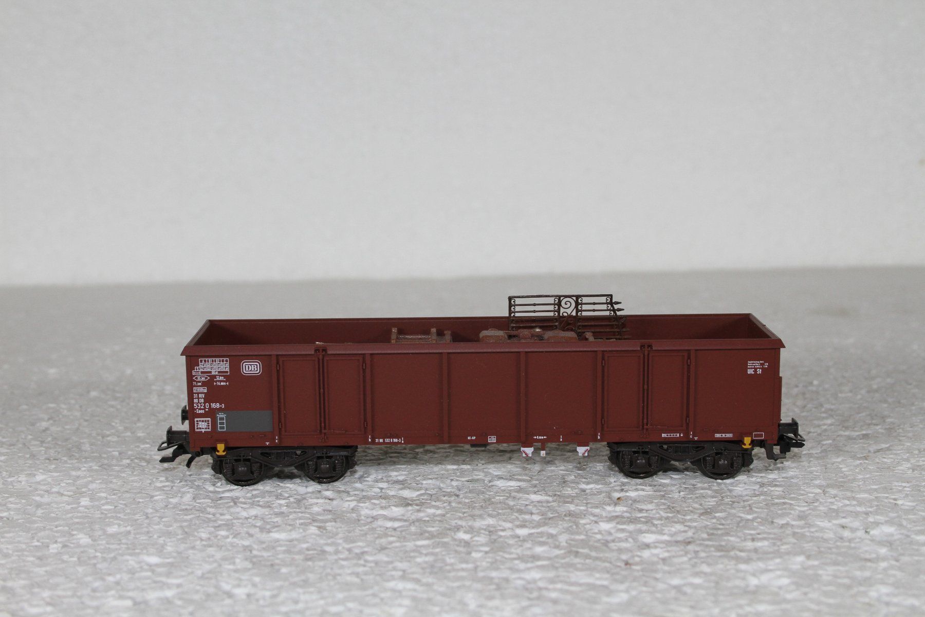 Märklin Modelleisenbahnen: Märklin DB Eaos mit Ladung (1) – Gebraucht aus Triesen von gleis8 3