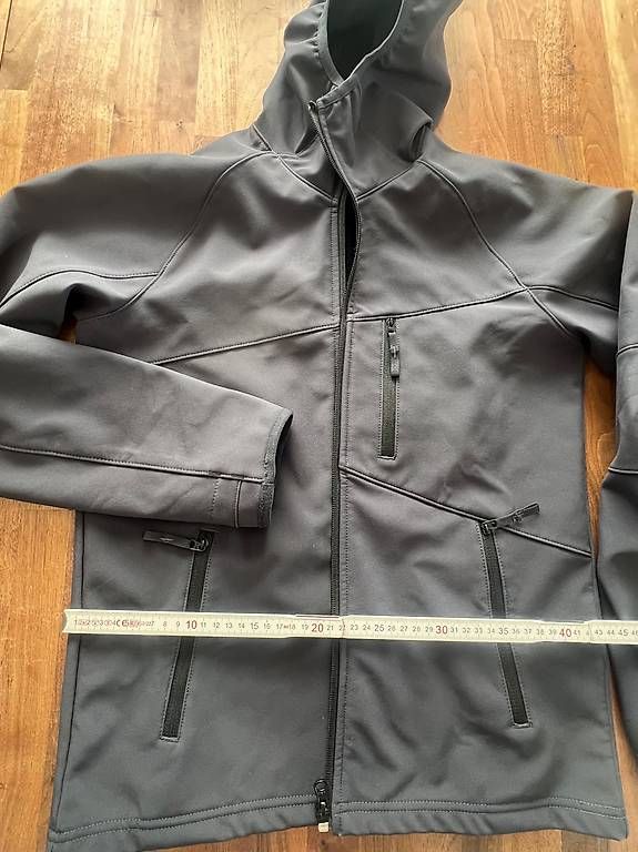 Jacken & Mäntel: Softshelljacke Gr. 12-13 Jahre – Gebraucht aus Winterthur von Ursati 2