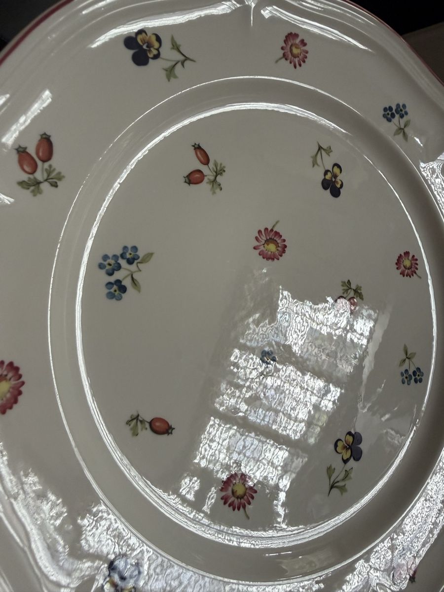 Villeroy & Boch Set di piatti: Villeroy Boch Petite Fleur Dinner Set – Nuovo (secondo la descrizione) da Ebikon venduto da nat_jzh5 5