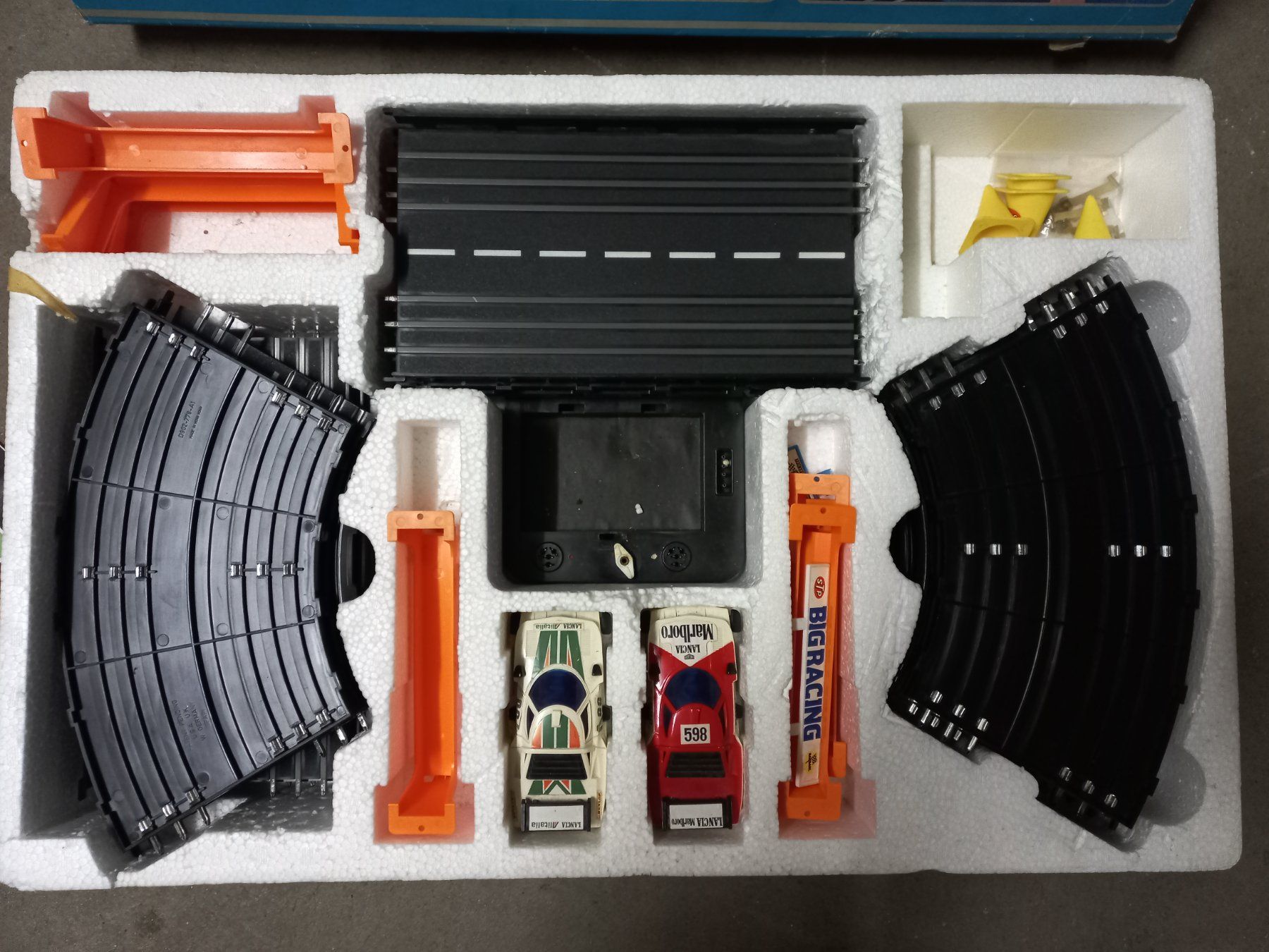 Piste: Oldtimer Speed Trak Autorennbahn Rennbahn 8- Spur – Usato da Dulliken venduto da mopar030 1