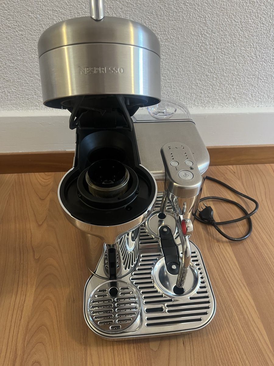 Sage Macchine per caffè & Macchine per espresso: Nespresso Vertuo Creatista / Sage – Usato da Fislisbach venduto da Robertcolin02 3
