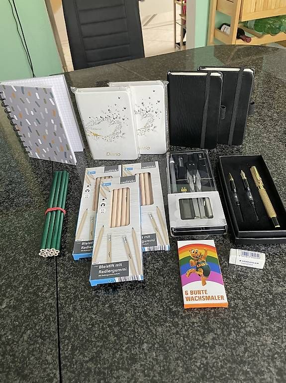 Stylos & Marker: Büro / Schulbedarf – D'occasion à ossingen par franco057