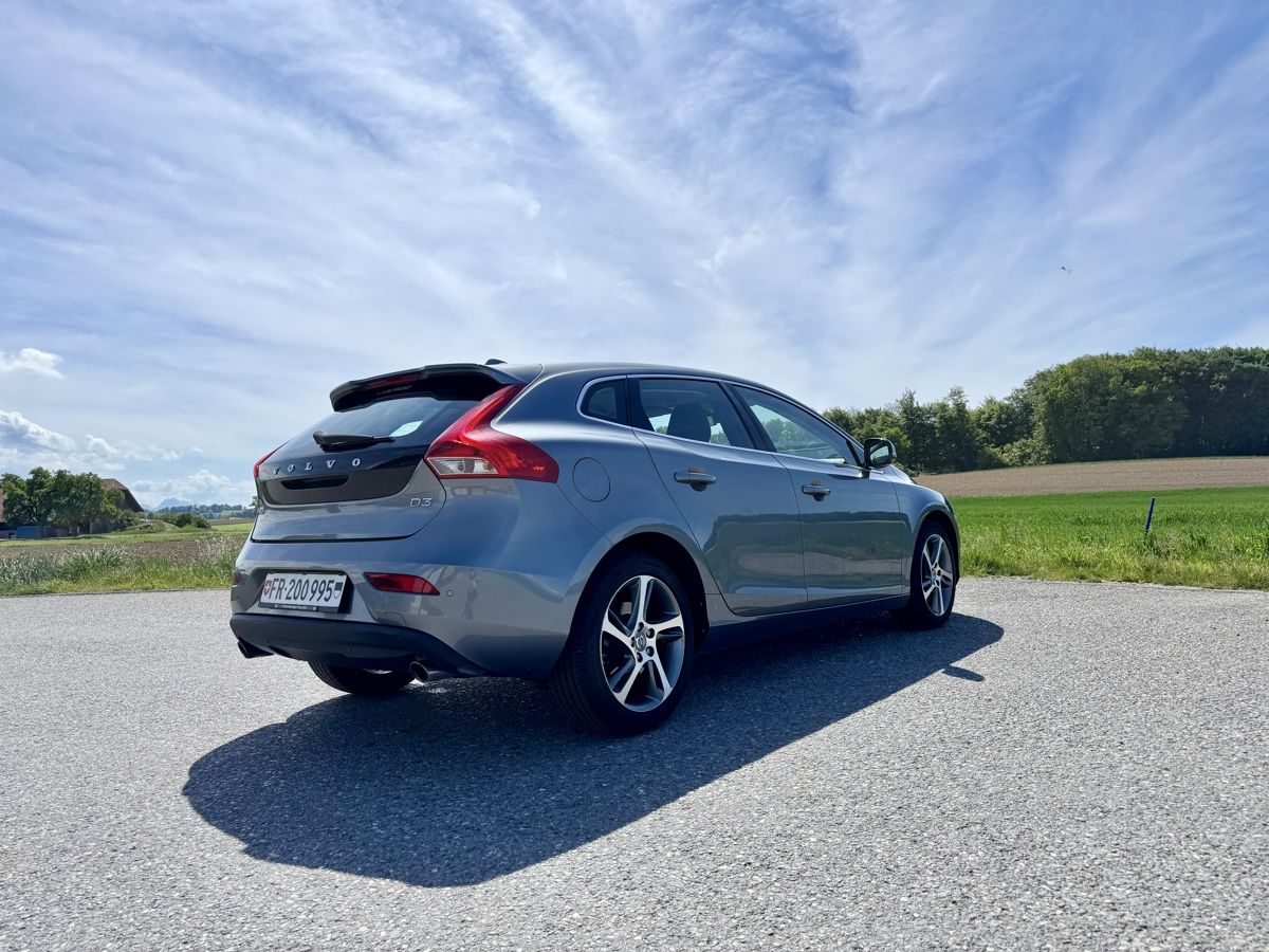 Volvo Autos: Volvo V40 D3 – Gebraucht aus Bösingen von patrick.r.k 4