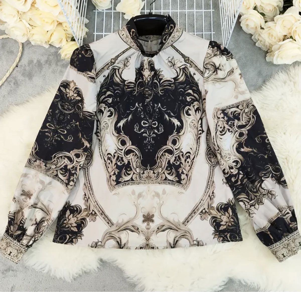Camicette: Chic Camicia con gola alta-bell print per primavera – Nuovo e nell'imballaggio originale da Gordevio venduto da LanaZimm 1