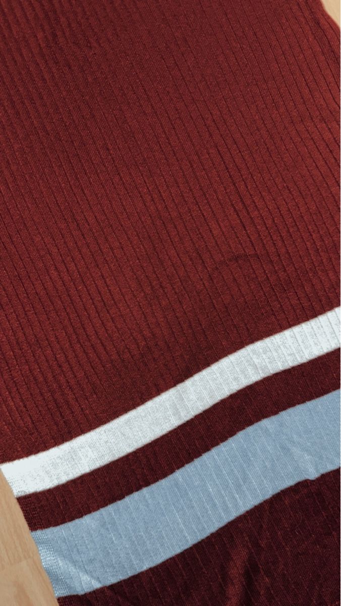 Vestiti: Robe bordeaux côtelée, taille M, col V – Nuovo (secondo la descrizione) da Bülach venduto da sar_j6bk 1