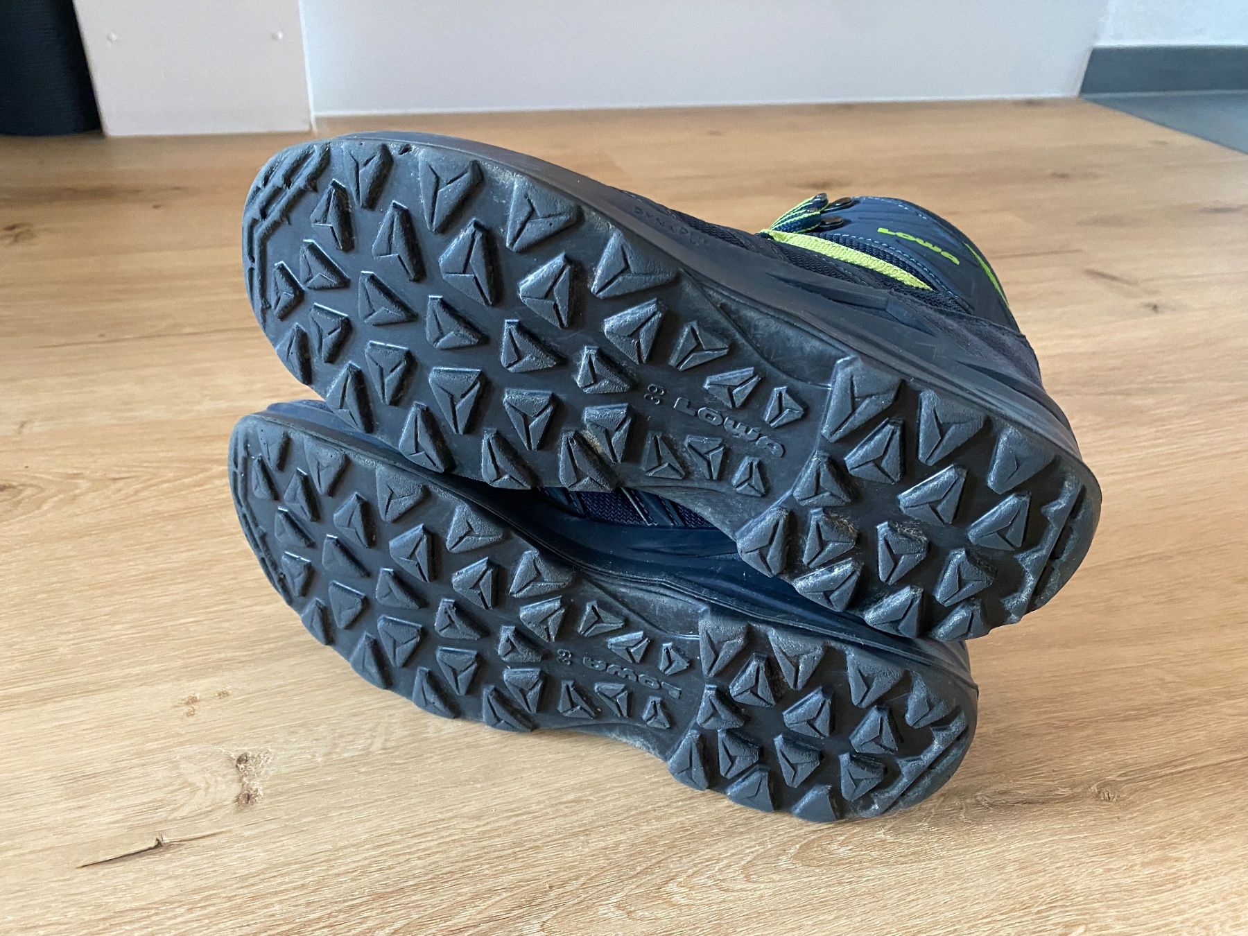 Lowa Schuhe für Jungen: Wanderschuhe – Gebraucht aus Dällikon von jambod 2