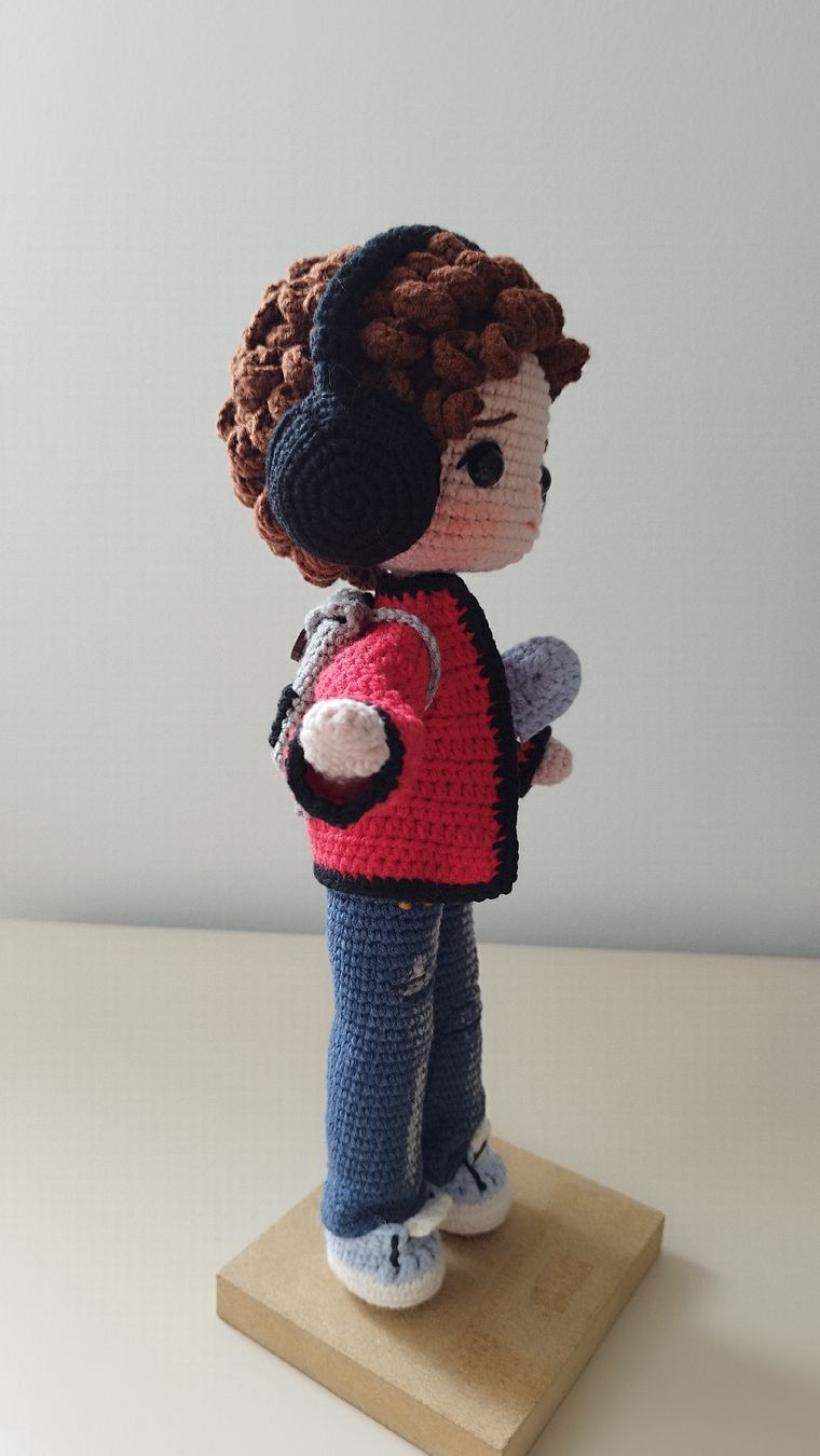 Bambole: Handmade Crochet Boy Doll with Accessories - New - – Nuovo e nell'imballaggio originale da Arnex-sur-Orbe venduto da can_97vn 5