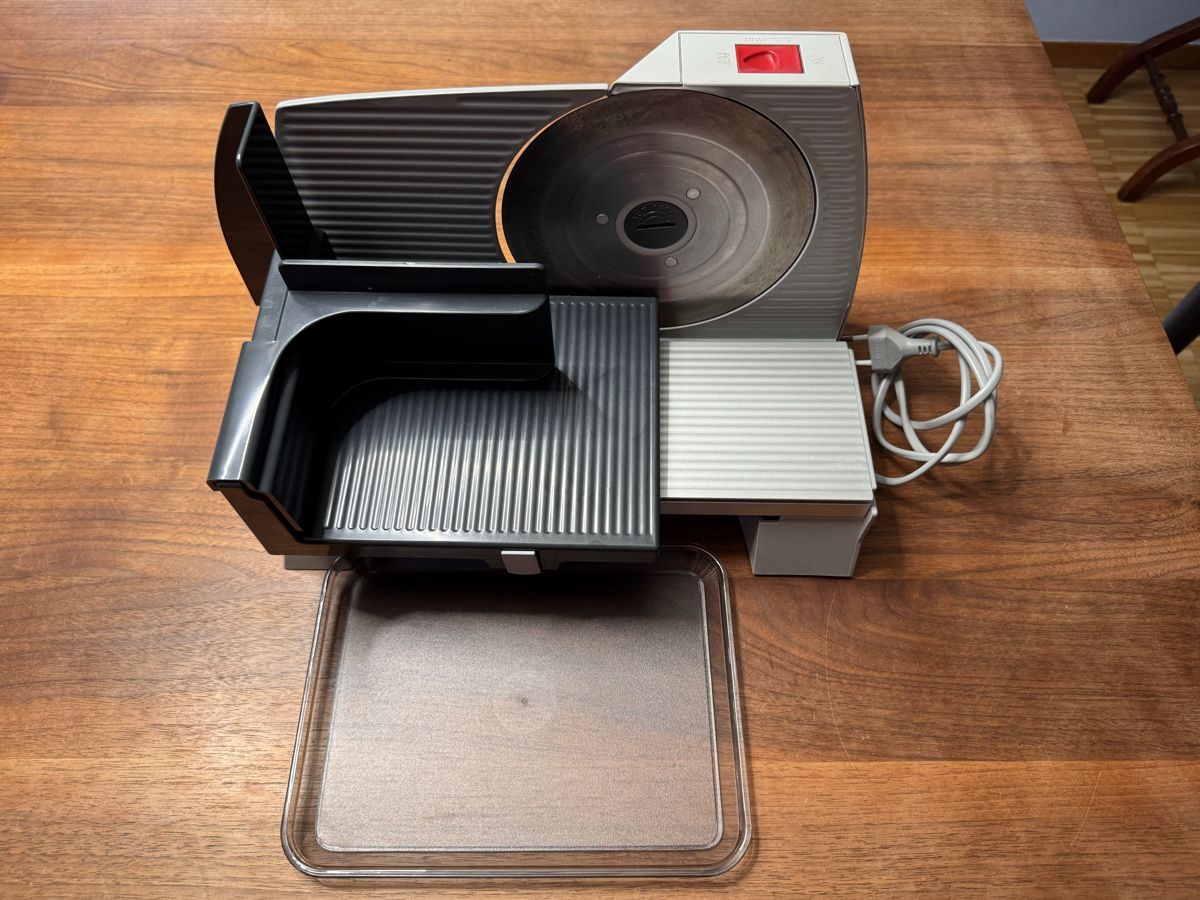 Graef Elettrodomestici da cucina: Graef Universal Slicer Economic Model, grey, used condition – Usato da Kilchberg ZH venduto da ideferrari