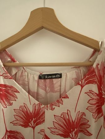 Sommerliches Kleid mit Blumenmuster, Grösse 38