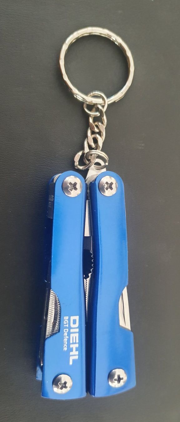 Coltelli tascabile: 3 Victorinox Sackmesser Griffschalen plus 3 Taschenmesserli – Usato da Härkingen venduto da MarianneSi 6