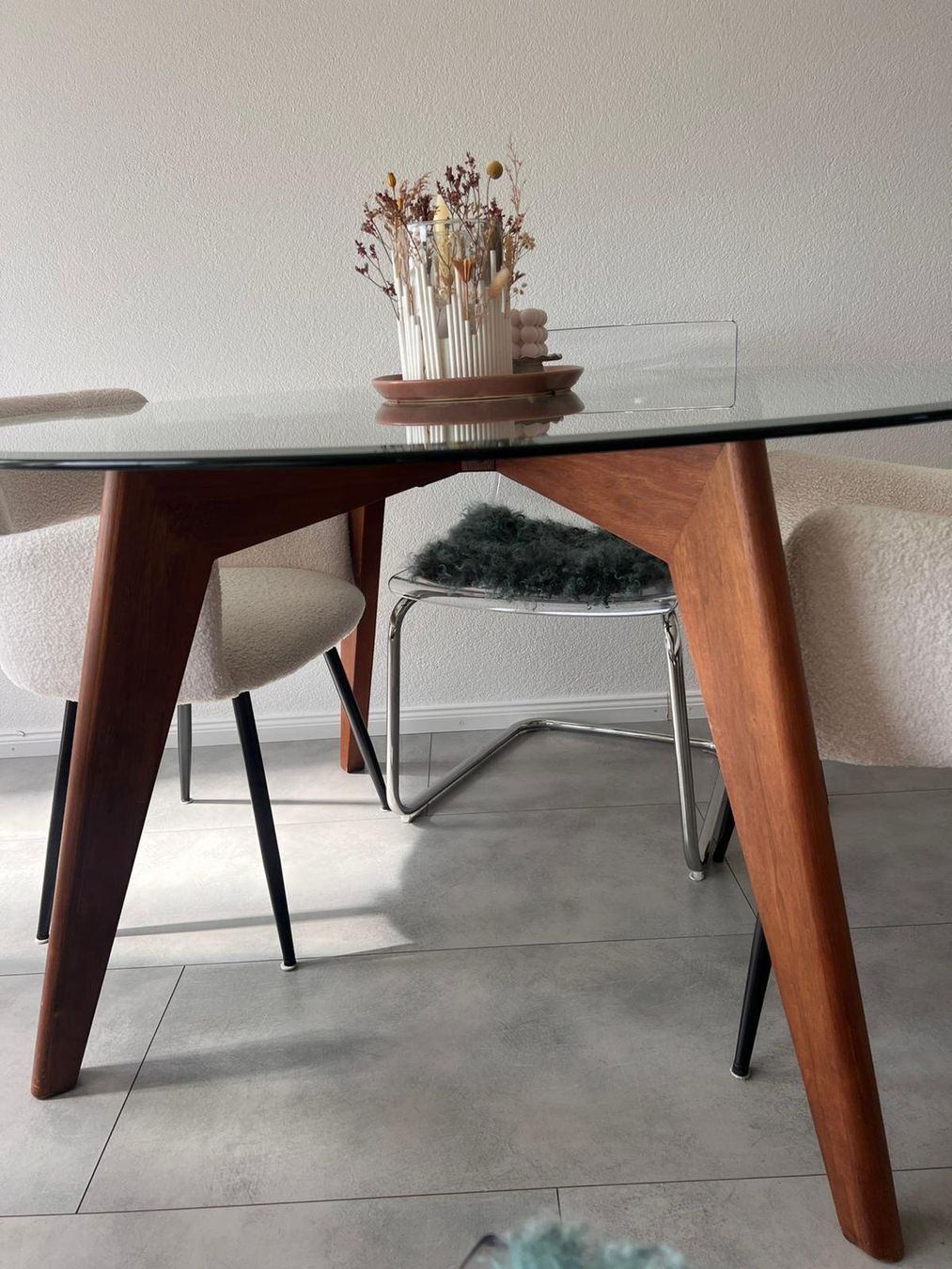Glastisch Rund/ Holzbeine (Gebraucht) in Abtwil SG für CHF 170 – nur Abholung auf Ricardo kaufen