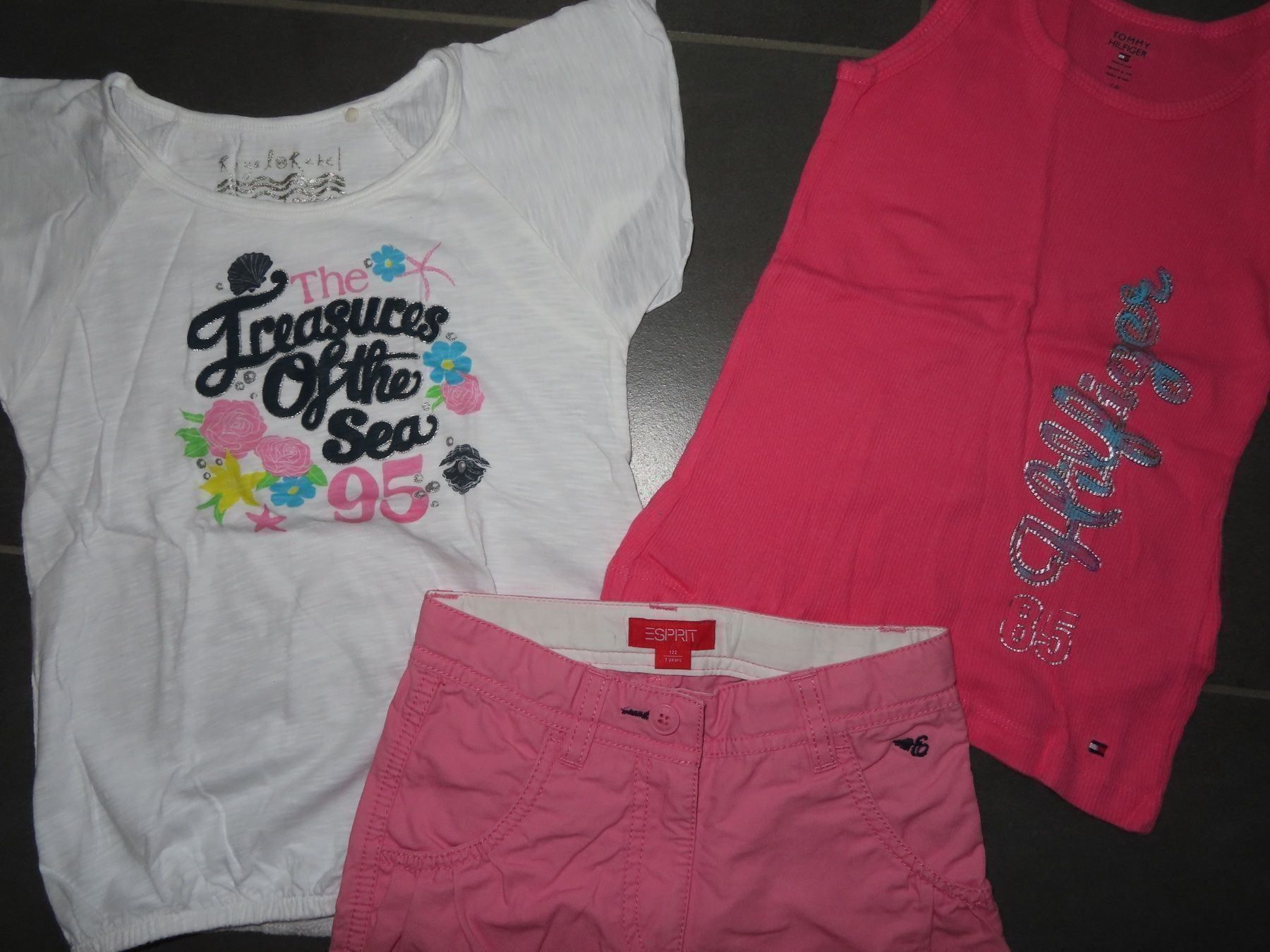Tommy Hilfiger Lotti & Set di vestiti: herziges Sommer-Set Gr.116/122 ESPRIT, HILFIGER... +++top+++ – Usato da Wallenried venduto da Asyano 1