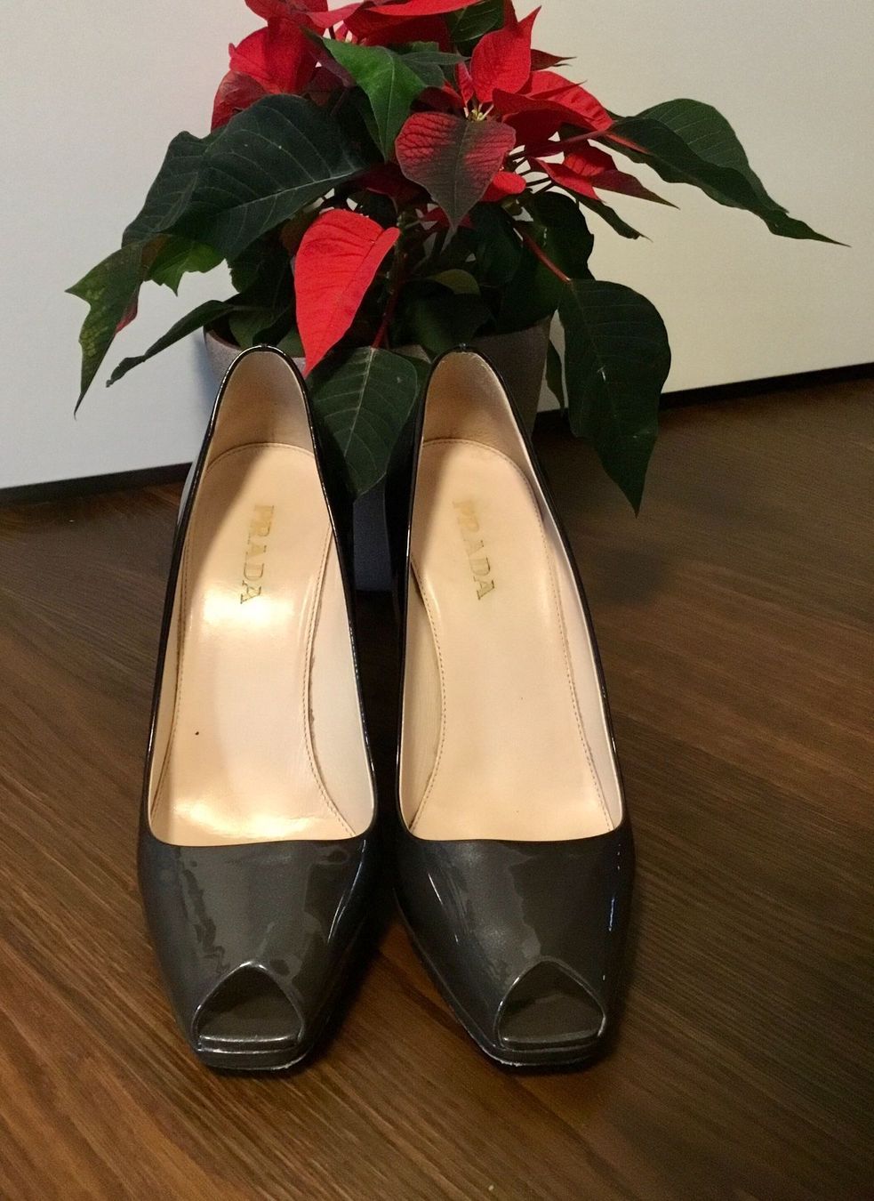 Prada Scarpe da donna: PRADA Peep Toe Stiletto lackleder 38.5 – Usato da Basel venduto da 18Inspiration 2