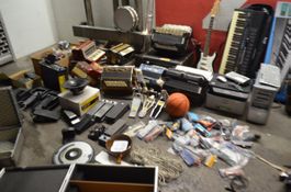 Musikinstrumente Konvolut Akkordeons Gitarre diverse Teile