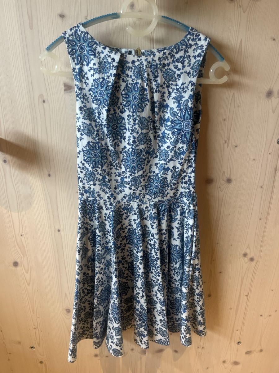 Robes: Hübsches Kleid – D'occasion à Inwil par LouHu
