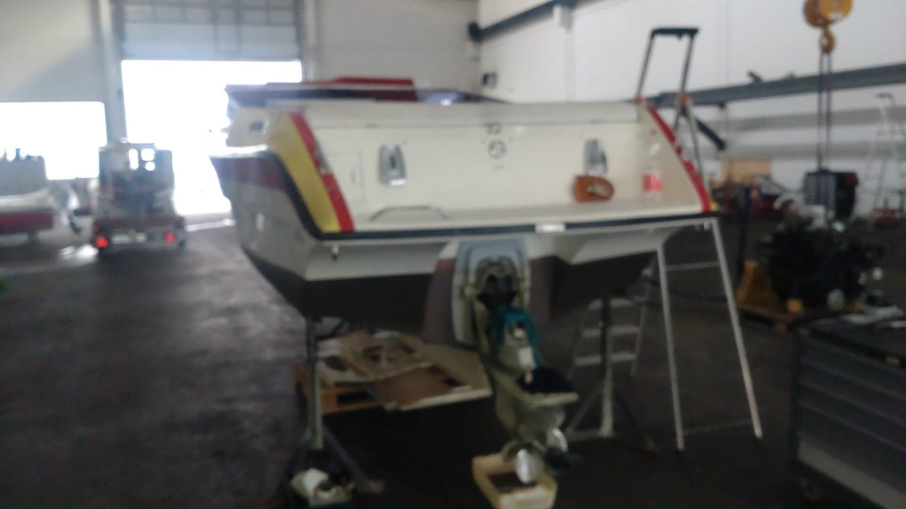 Schweizer Barche: SAPHIR 710 OFFSHORE EINSPRITZTER V8 - HAFENPLATZ – Usato da Avenches venduto da BOOTTRANSPORTE 2
