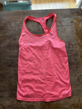 unterschiedliche T-Shirts (für Frauen)