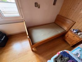 Zwei Holzbetten mit Lattenrost Einzelbett guter Zustand